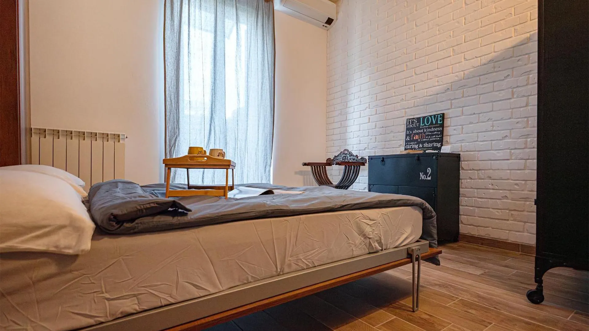 Ideal Rent - Catullo 9 Milan 0*,  Italie